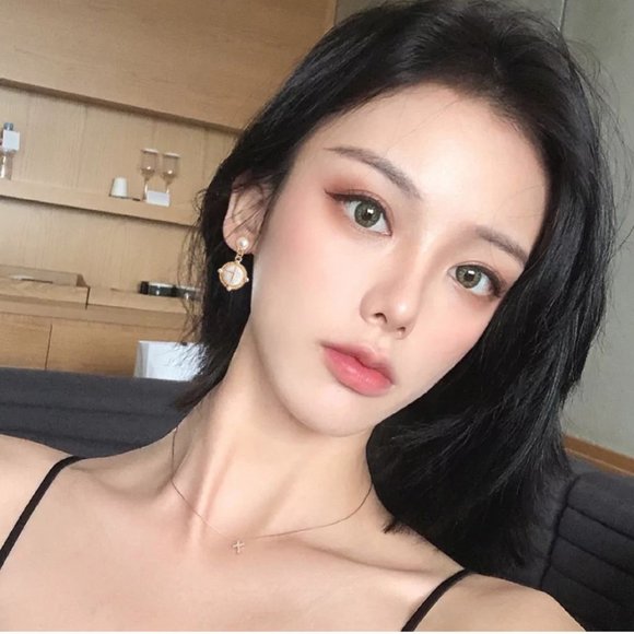 🆕💙Baroque Rococo Cross Earrings - Picture 6 of 11